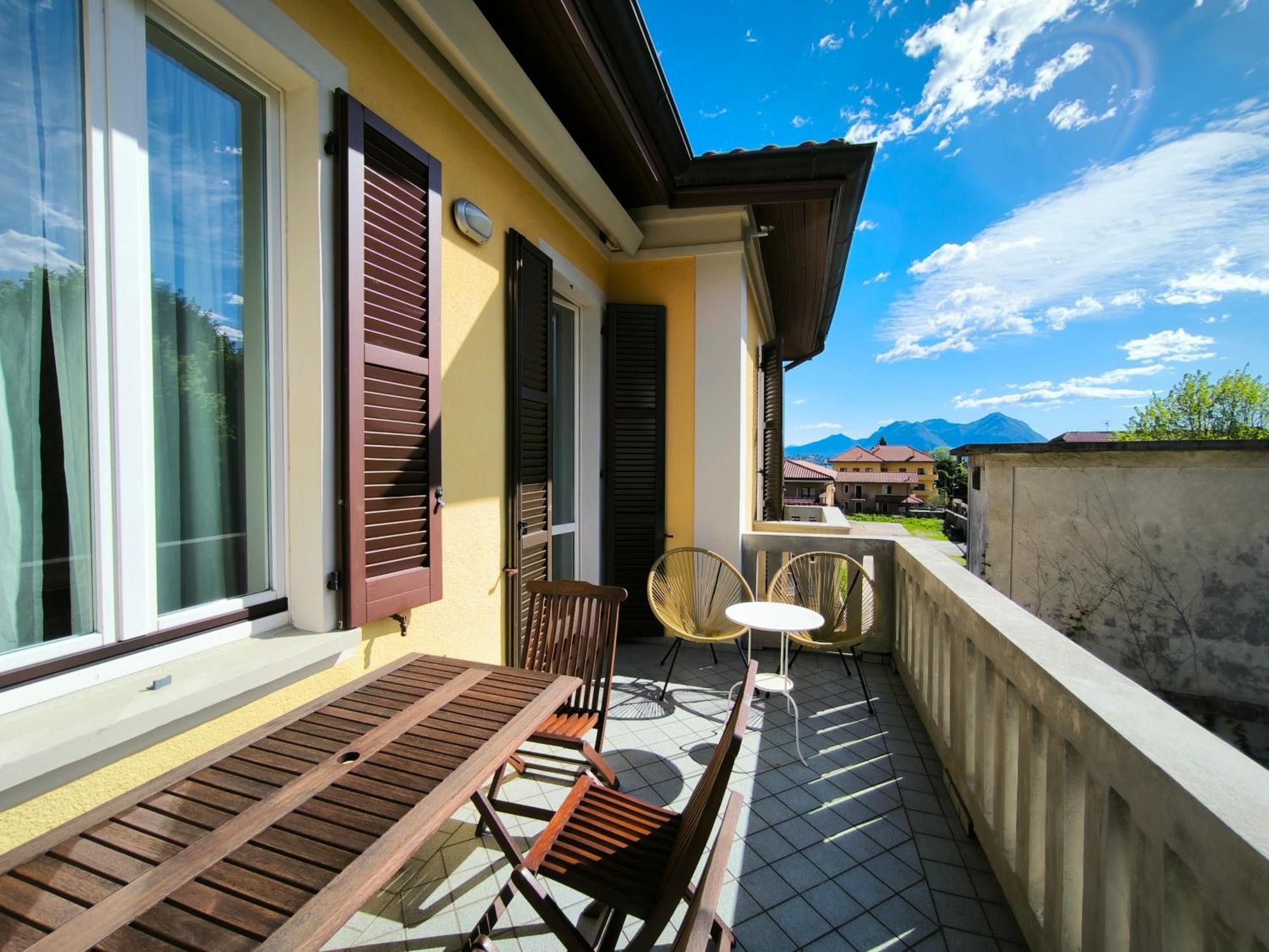 La Casa Gialla Baveno Esterno foto